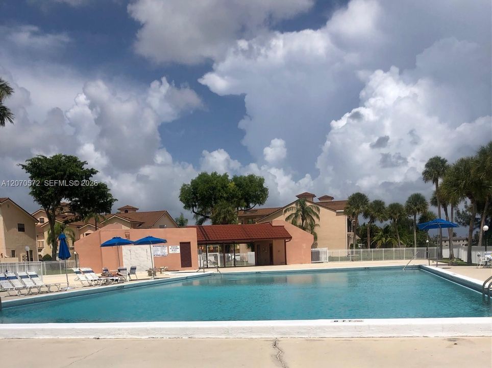 For Rent: $2,450 (2 beds, 1 baths, 1468 Square Feet)