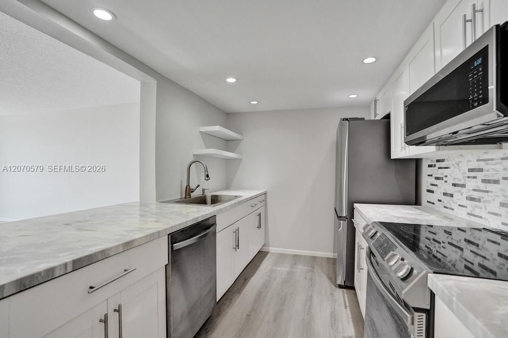 For Rent: $2,750 (2 beds, 2 baths, 1110 Square Feet)