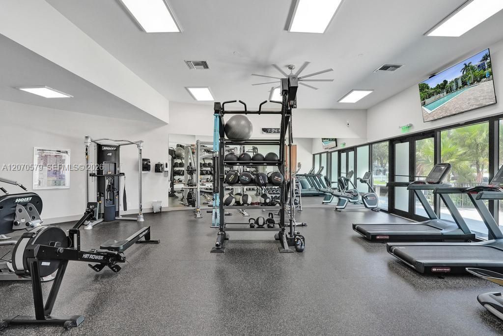 For Rent: $2,750 (2 beds, 2 baths, 1110 Square Feet)