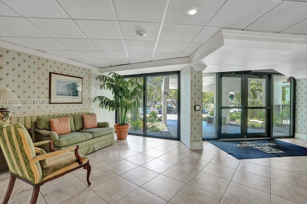 For Rent: $2,750 (2 beds, 2 baths, 1110 Square Feet)