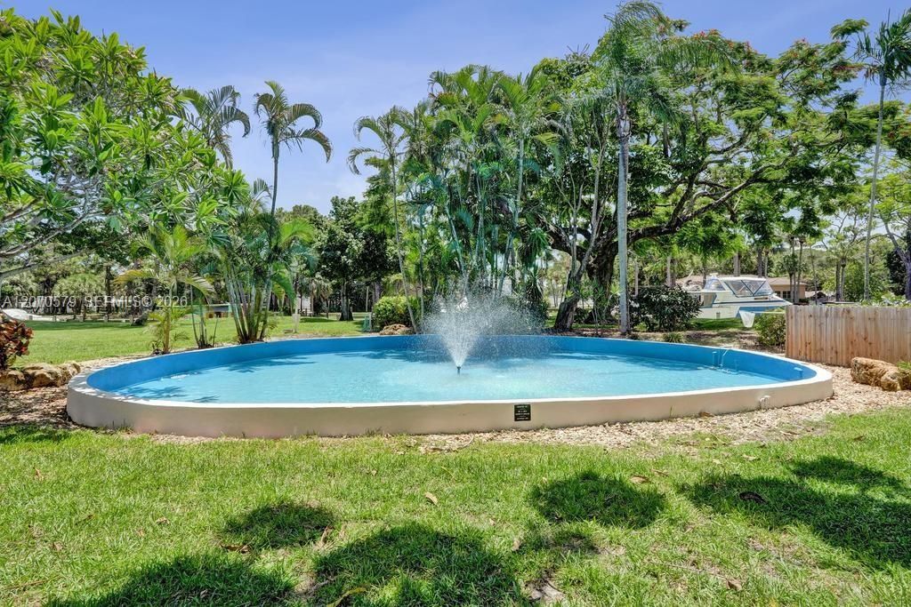 For Rent: $2,750 (2 beds, 2 baths, 1110 Square Feet)