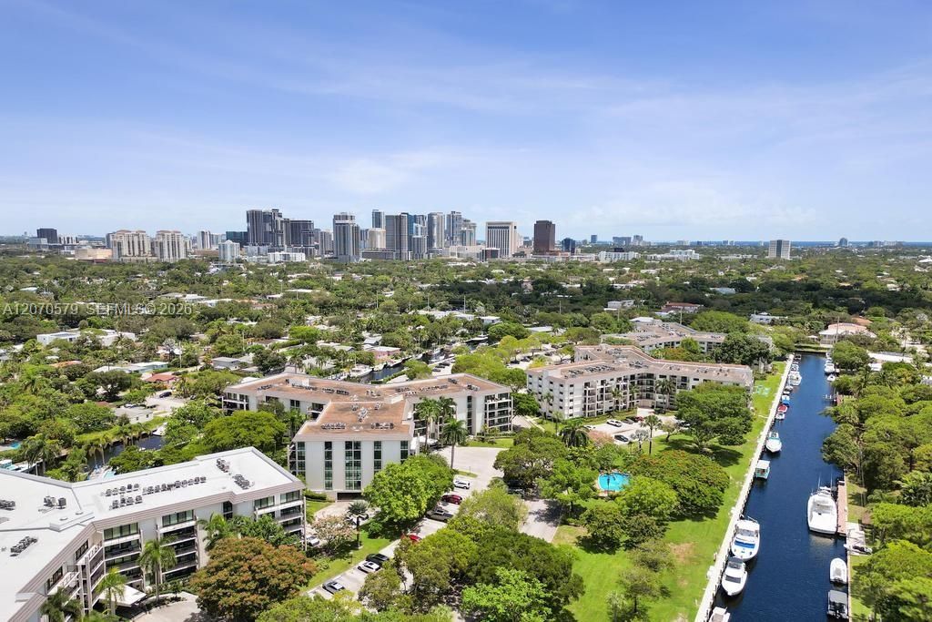 For Rent: $2,750 (2 beds, 2 baths, 1110 Square Feet)