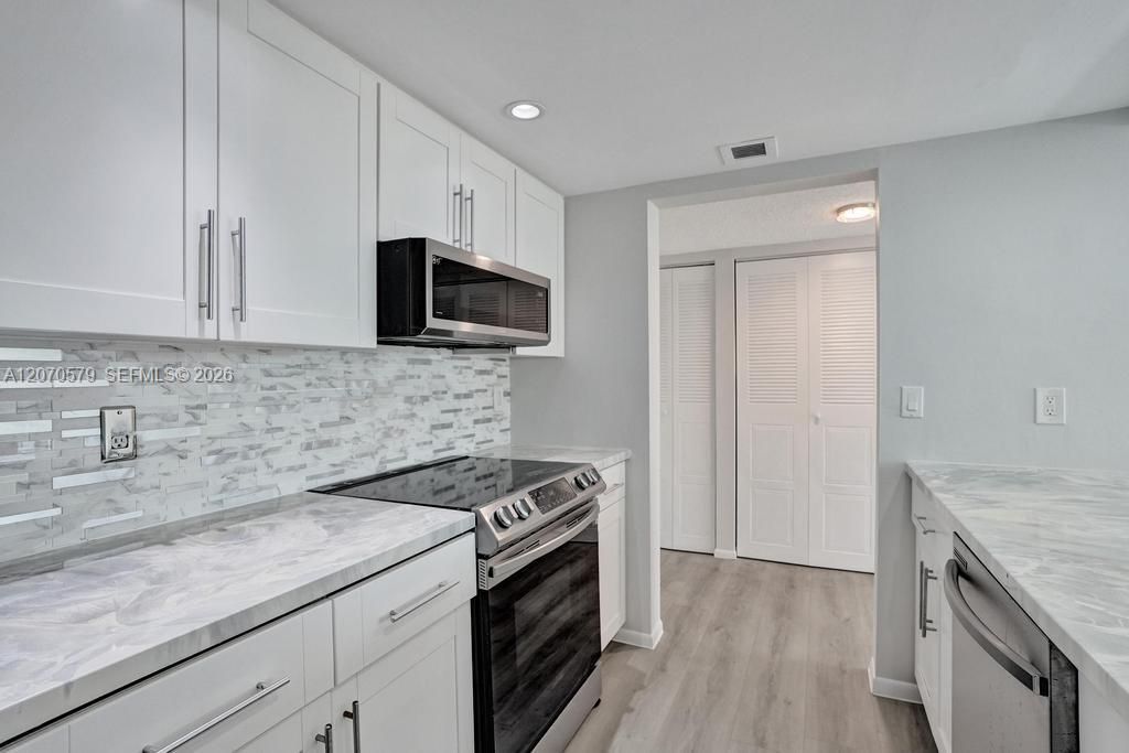 For Rent: $2,750 (2 beds, 2 baths, 1110 Square Feet)