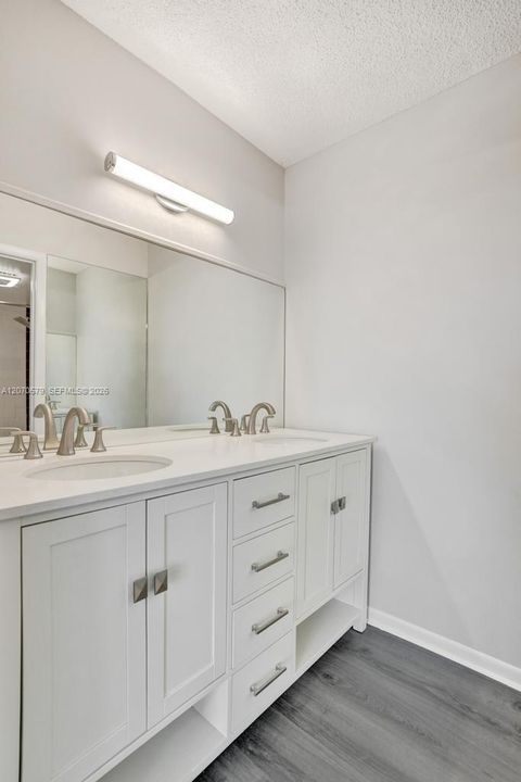 For Rent: $2,750 (2 beds, 2 baths, 1110 Square Feet)