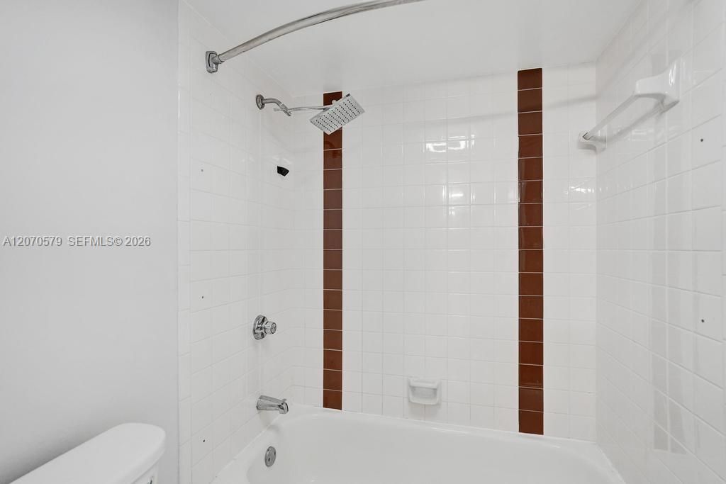 For Rent: $2,750 (2 beds, 2 baths, 1110 Square Feet)