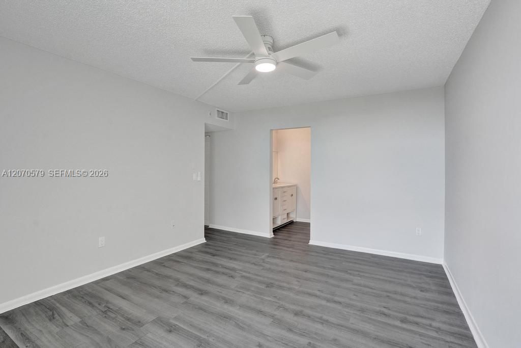 For Rent: $2,750 (2 beds, 2 baths, 1110 Square Feet)