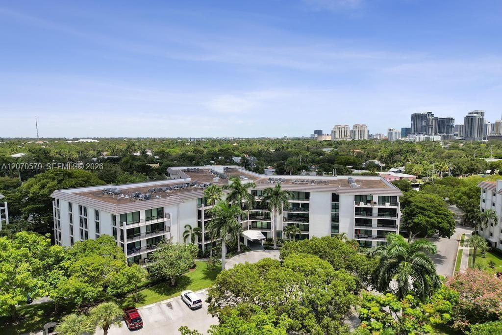 For Rent: $2,750 (2 beds, 2 baths, 1110 Square Feet)