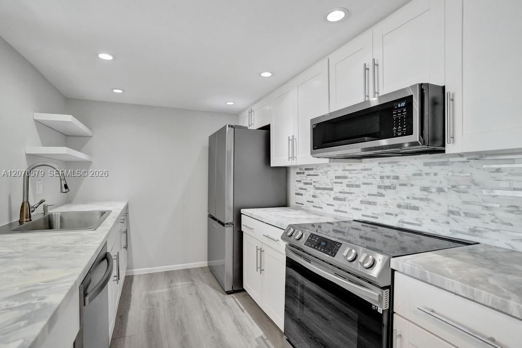 For Rent: $2,750 (2 beds, 2 baths, 1110 Square Feet)