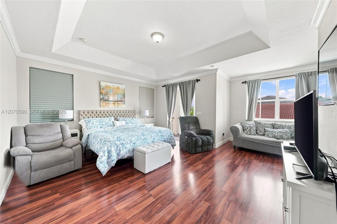 For Sale: $1,100,000 (4 beds, 3 baths, 3043 Square Feet)