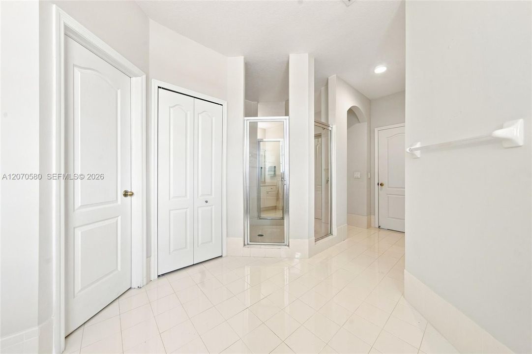 For Sale: $1,100,000 (4 beds, 3 baths, 3043 Square Feet)
