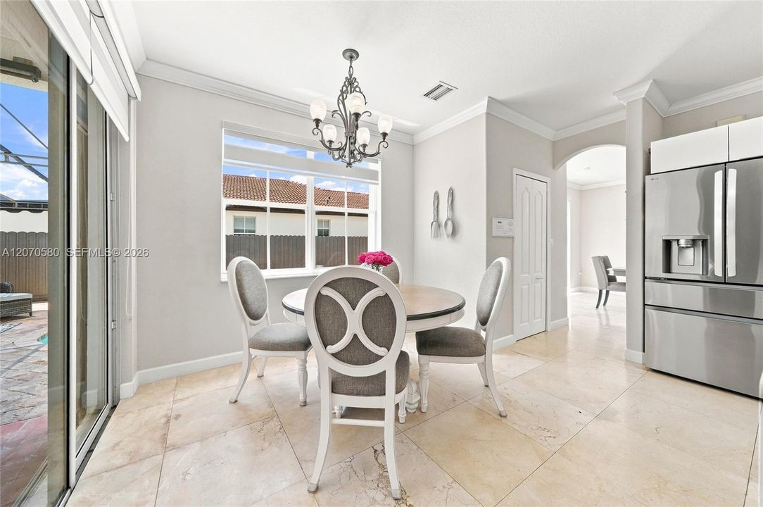 For Sale: $1,100,000 (4 beds, 3 baths, 3043 Square Feet)