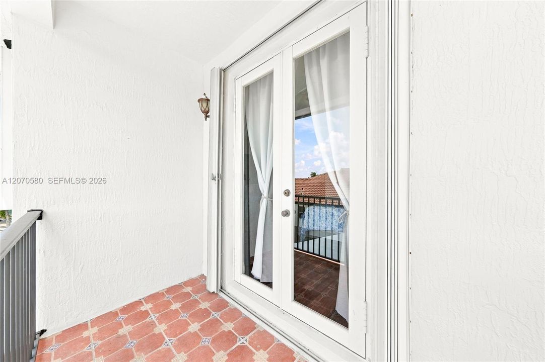 For Sale: $1,100,000 (4 beds, 3 baths, 3043 Square Feet)