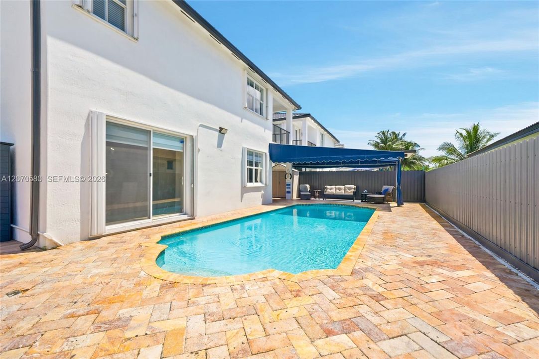 For Sale: $1,100,000 (4 beds, 3 baths, 3043 Square Feet)