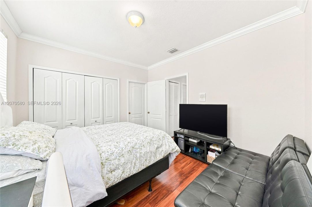 For Sale: $1,100,000 (4 beds, 3 baths, 3043 Square Feet)
