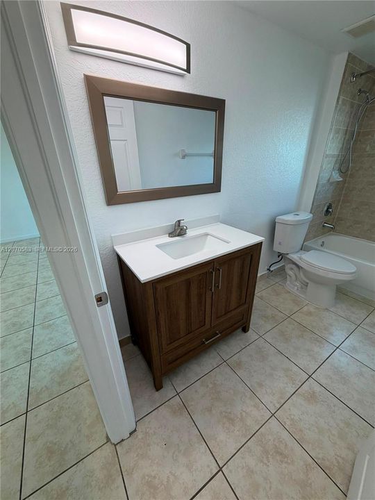 For Rent: $2,050 (1 beds, 1 baths, 1100 Square Feet)