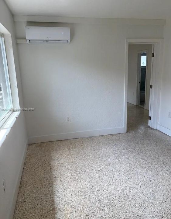For Rent: $1,700 (1 beds, 1 baths, 5235 Square Feet)