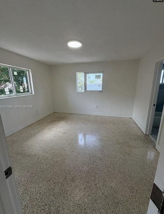 For Rent: $1,700 (1 beds, 1 baths, 5235 Square Feet)