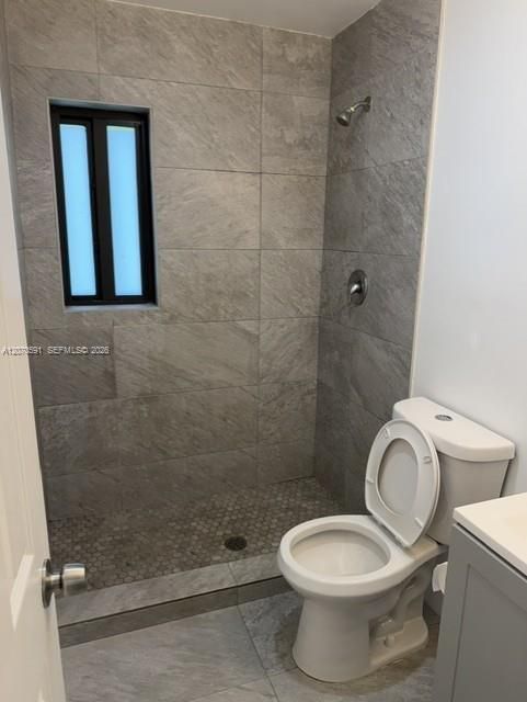 For Rent: $2,850 (3 beds, 1 baths, 836 Square Feet)