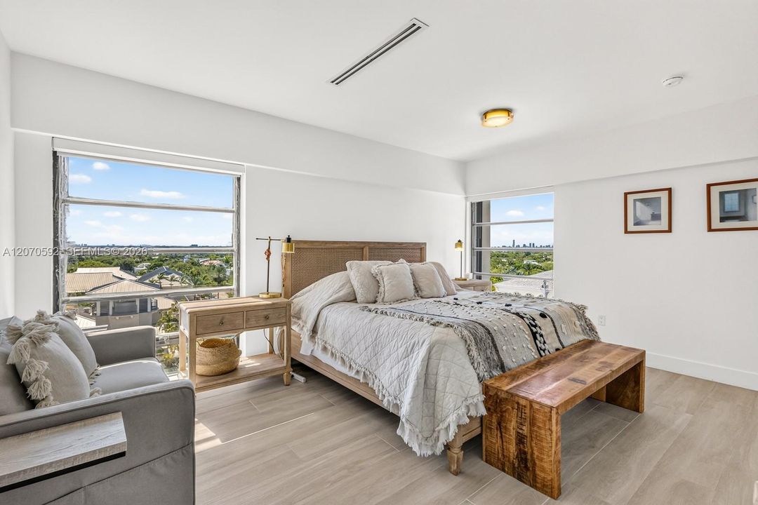 For Sale: $2,100,000 (3 beds, 2 baths, 2450 Square Feet)