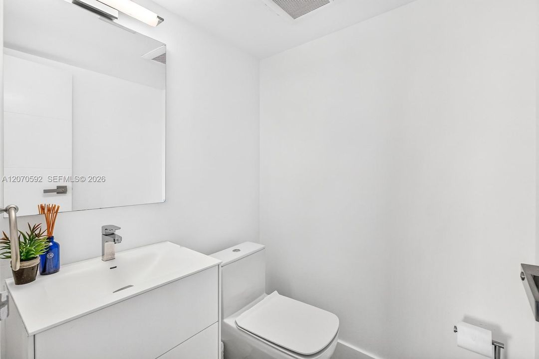 For Sale: $2,100,000 (3 beds, 2 baths, 2450 Square Feet)