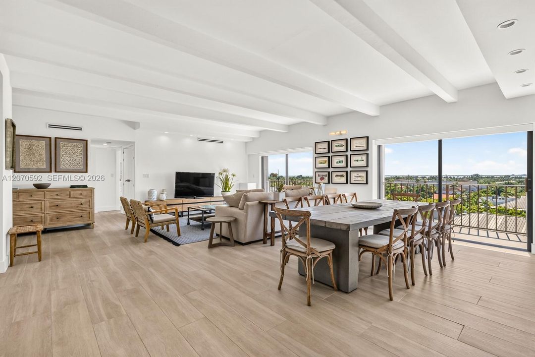 For Sale: $2,100,000 (3 beds, 2 baths, 2450 Square Feet)
