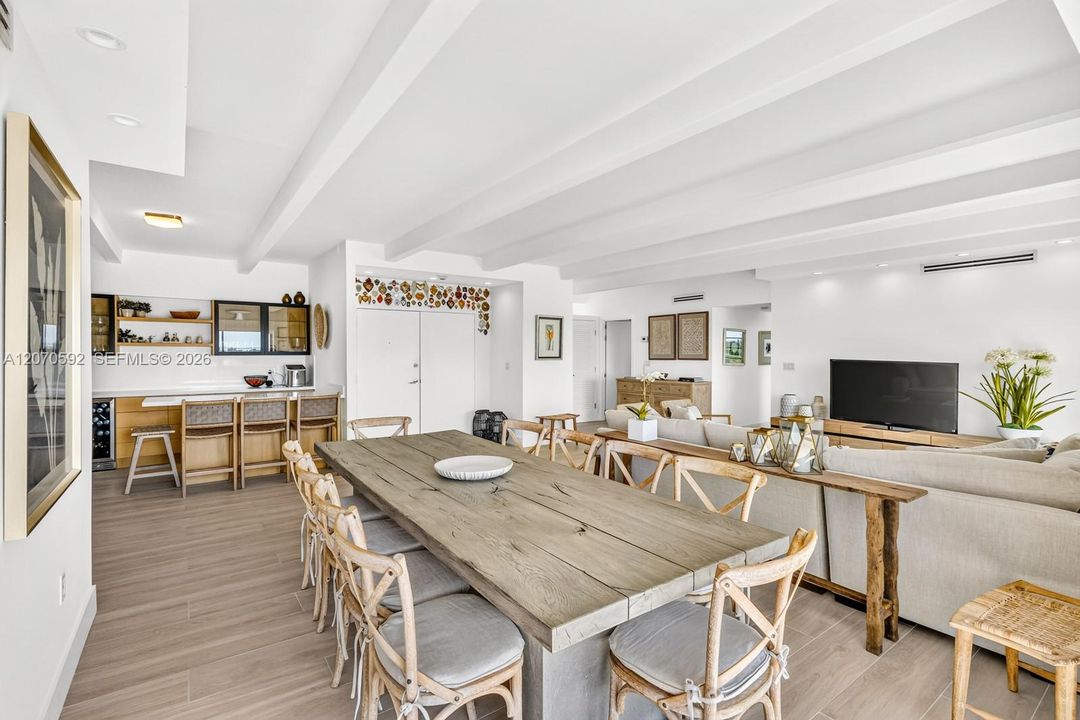 For Sale: $2,100,000 (3 beds, 2 baths, 2450 Square Feet)