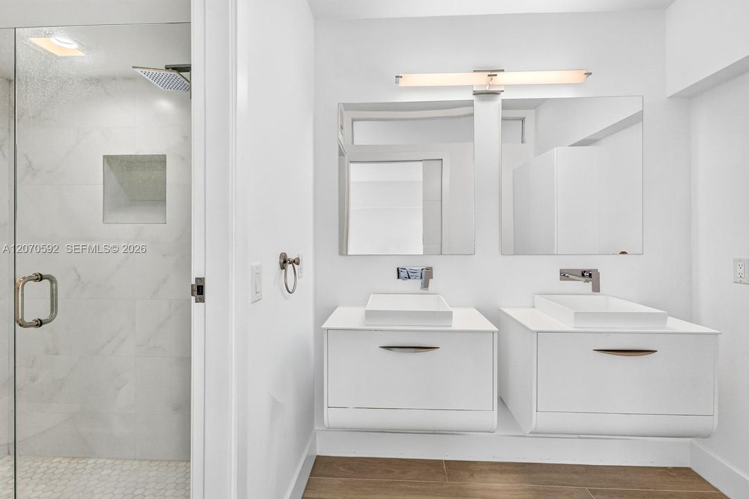 For Sale: $2,100,000 (3 beds, 2 baths, 2450 Square Feet)