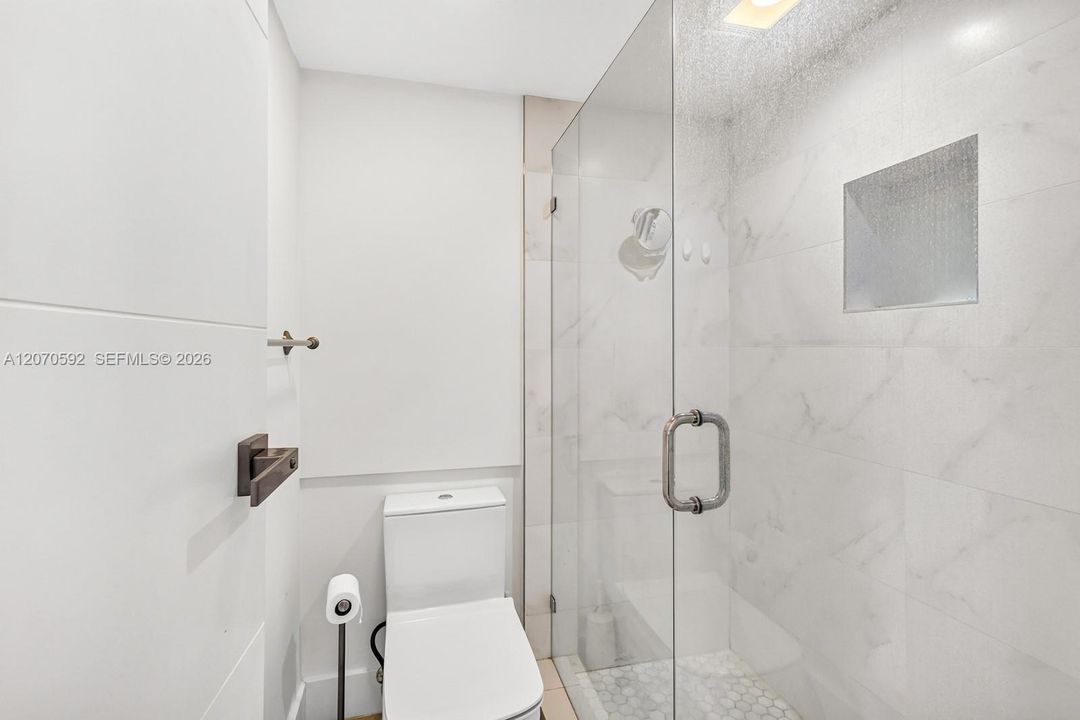 For Sale: $2,100,000 (3 beds, 2 baths, 2450 Square Feet)