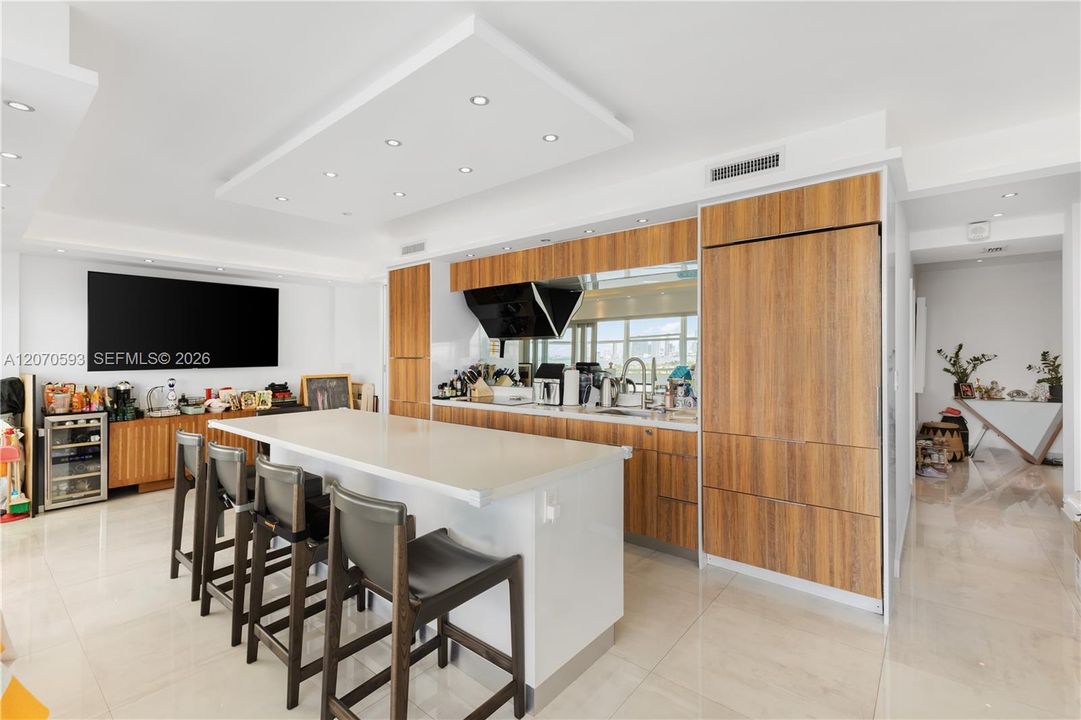 For Rent: $11,500 (2 beds, 3 baths, 1401 Square Feet)