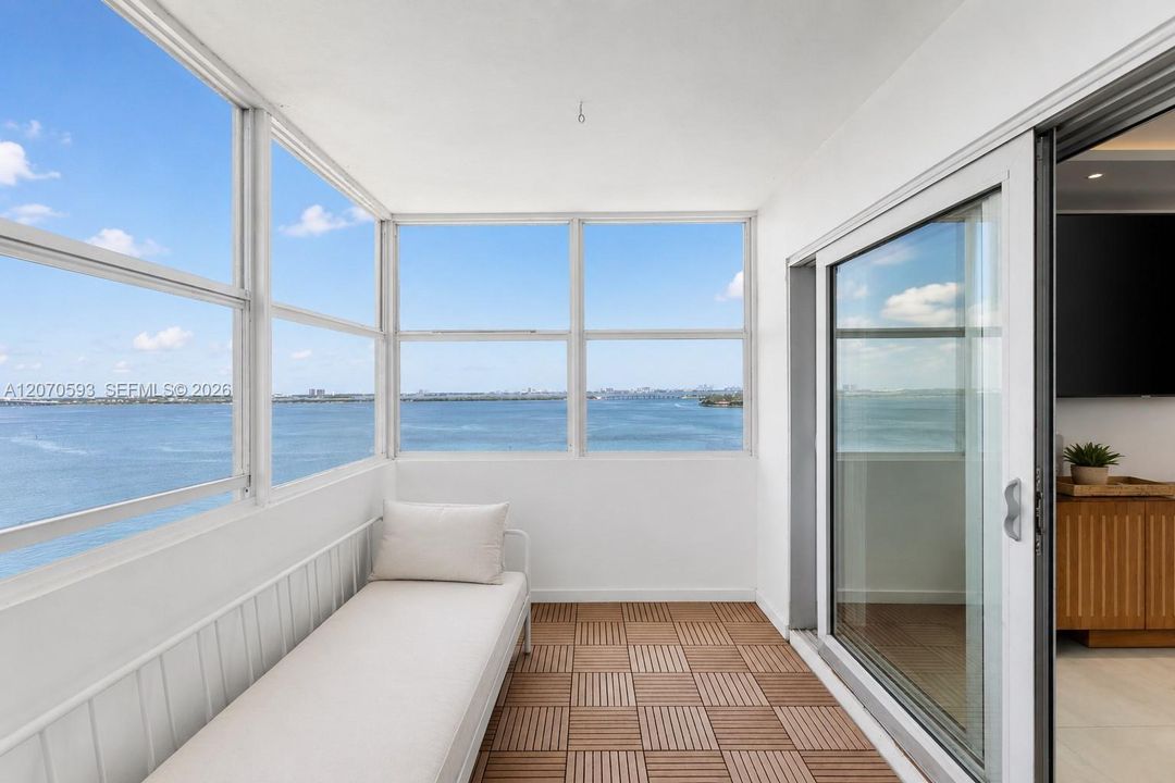 For Rent: $11,500 (2 beds, 3 baths, 1401 Square Feet)