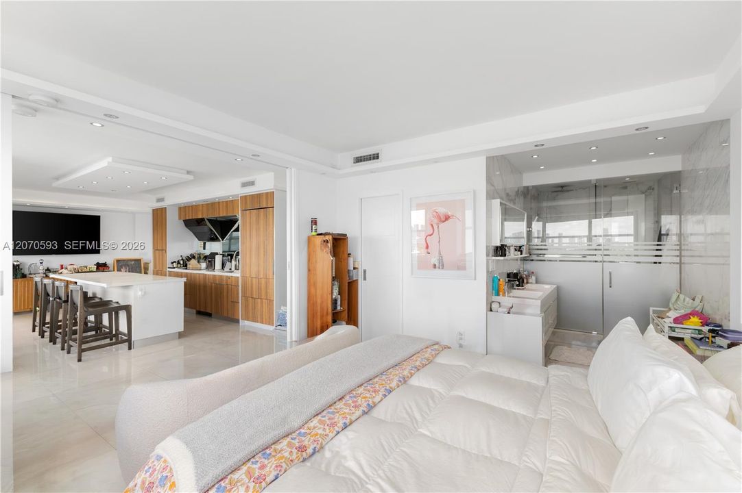For Rent: $11,500 (2 beds, 3 baths, 1401 Square Feet)