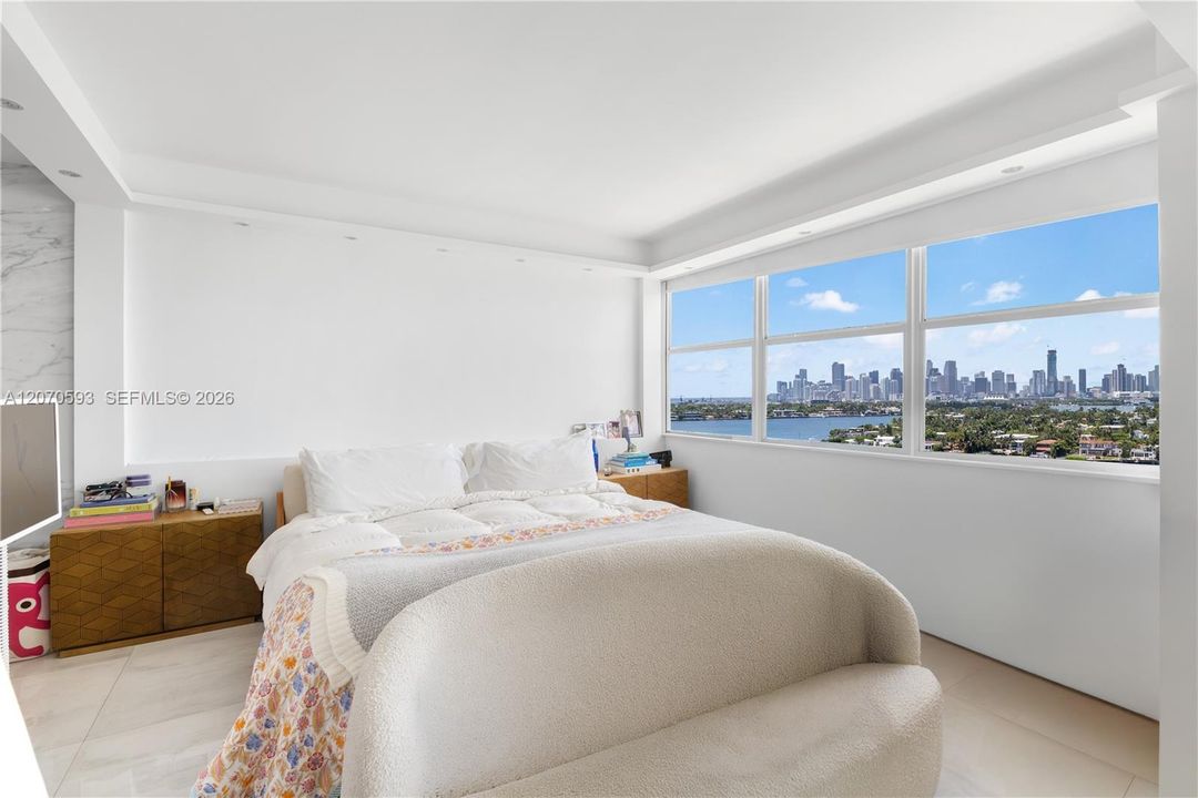 For Rent: $11,500 (2 beds, 3 baths, 1401 Square Feet)