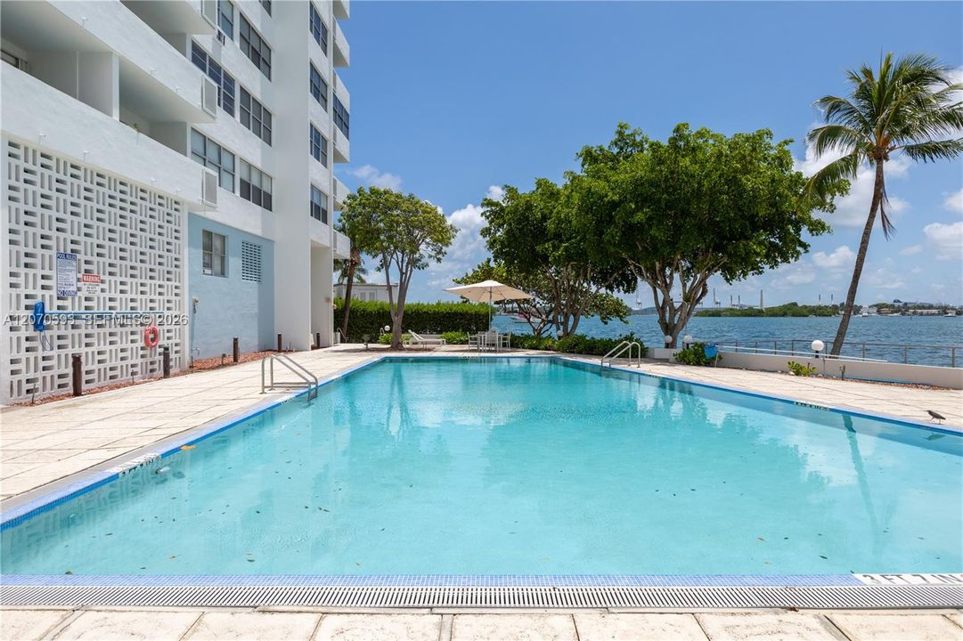 For Rent: $11,500 (2 beds, 3 baths, 1401 Square Feet)