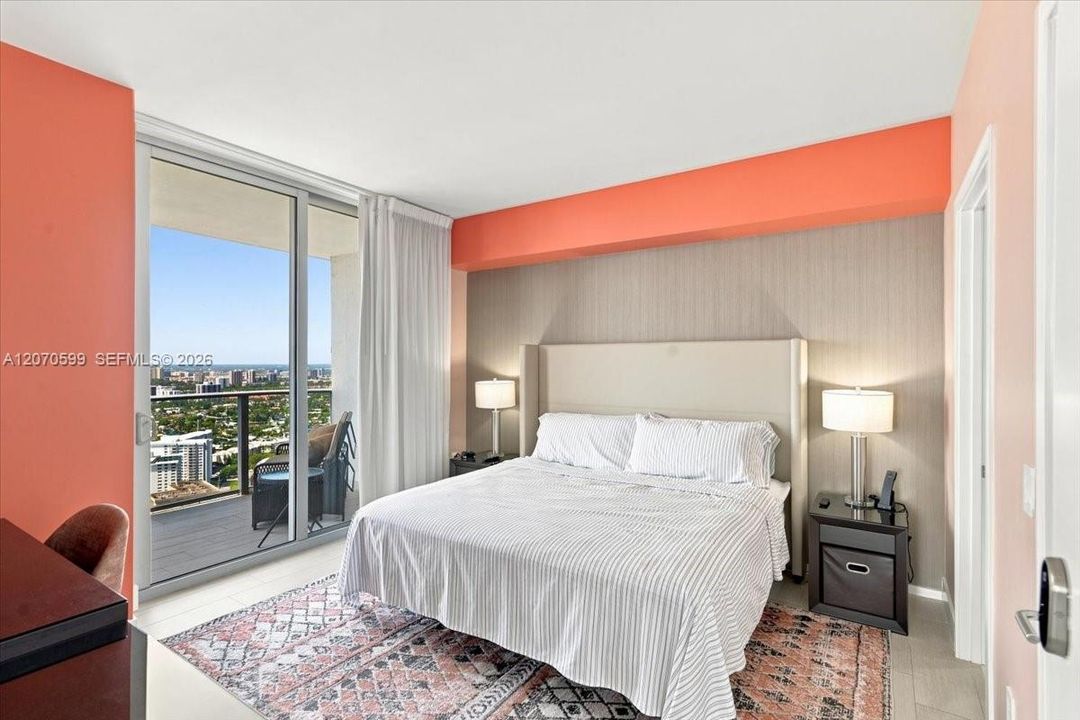 For Sale: $895,000 (2 beds, 2 baths, 1060 Square Feet)
