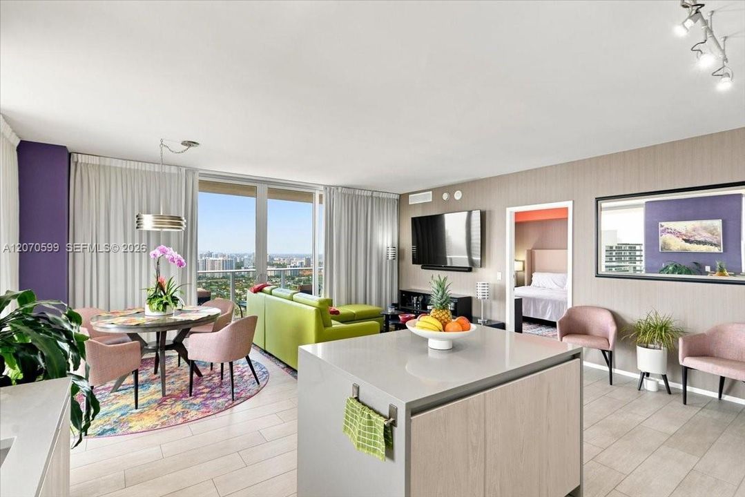 For Sale: $895,000 (2 beds, 2 baths, 1060 Square Feet)
