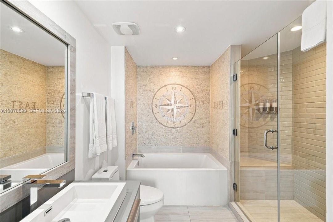For Sale: $895,000 (2 beds, 2 baths, 1060 Square Feet)