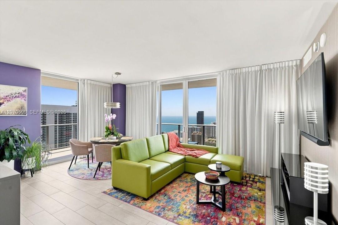 For Sale: $895,000 (2 beds, 2 baths, 1060 Square Feet)