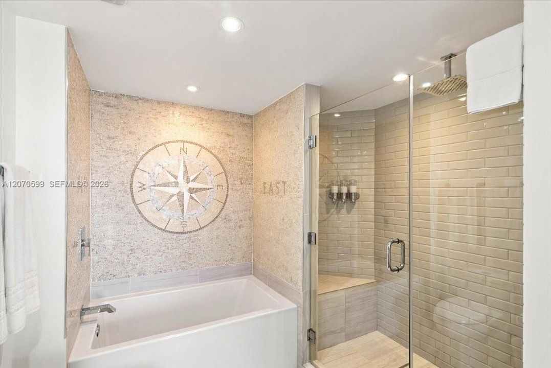 For Sale: $895,000 (2 beds, 2 baths, 1060 Square Feet)