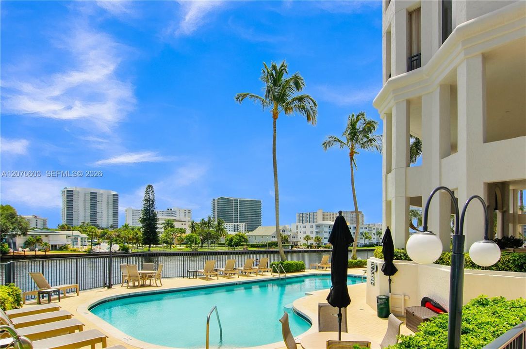 For Sale: $649,900 (2 beds, 2 baths, 1787 Square Feet)