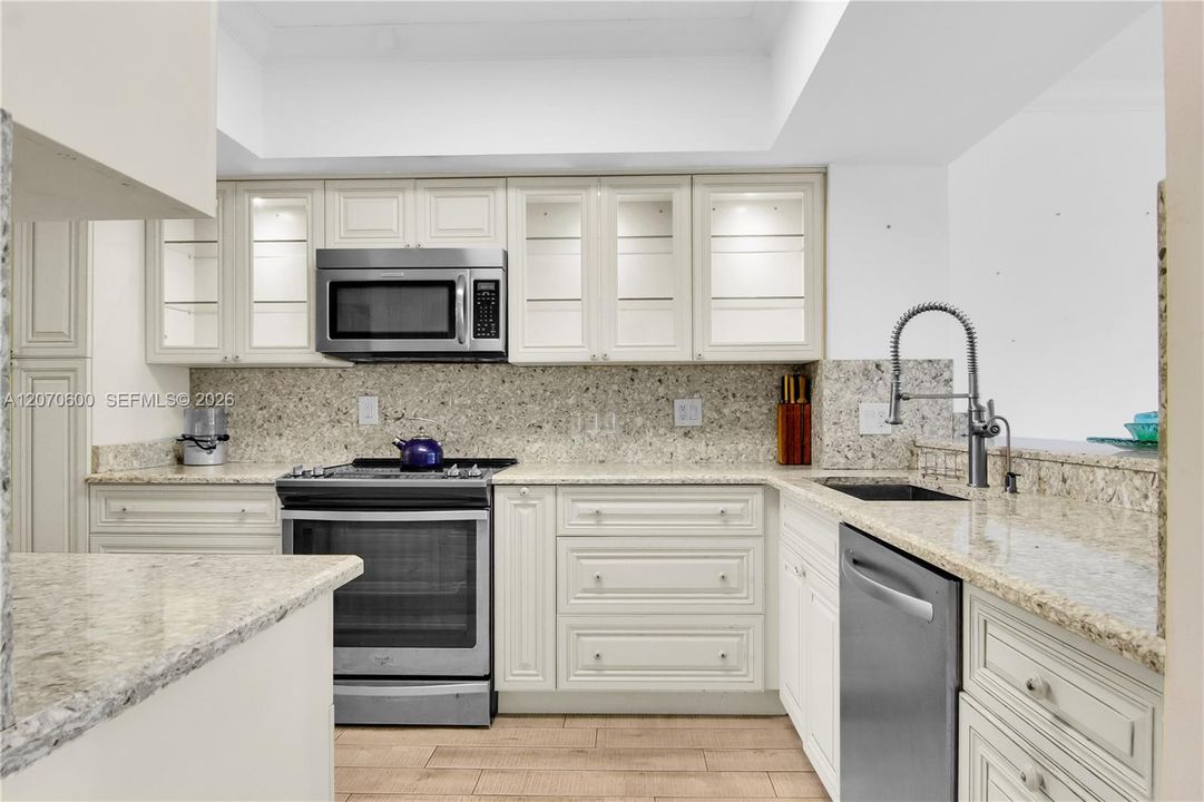 For Sale: $649,900 (2 beds, 2 baths, 1787 Square Feet)