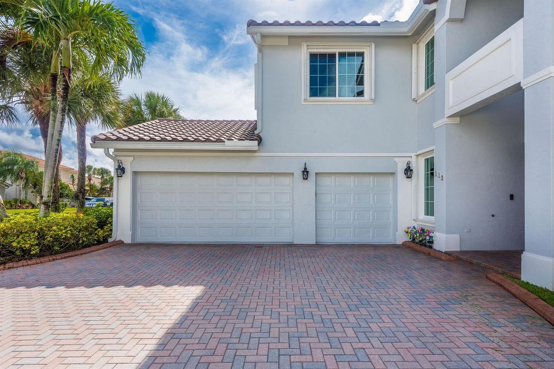 112IsolaCirRoyalPalmBeach-42