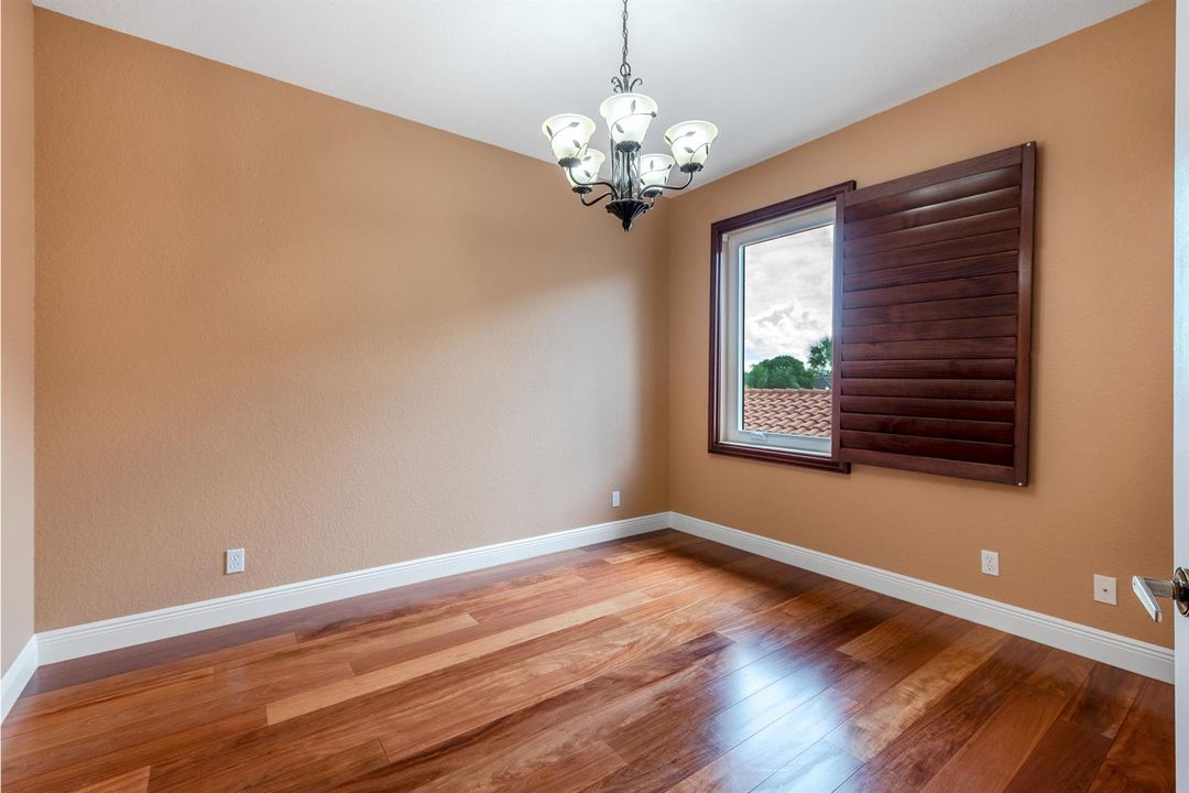 112IsolaCirRoyalPalmBeach-32