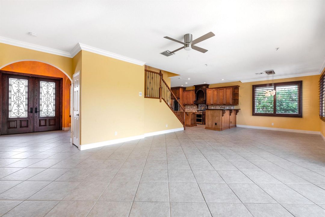 112IsolaCirRoyalPalmBeach-10