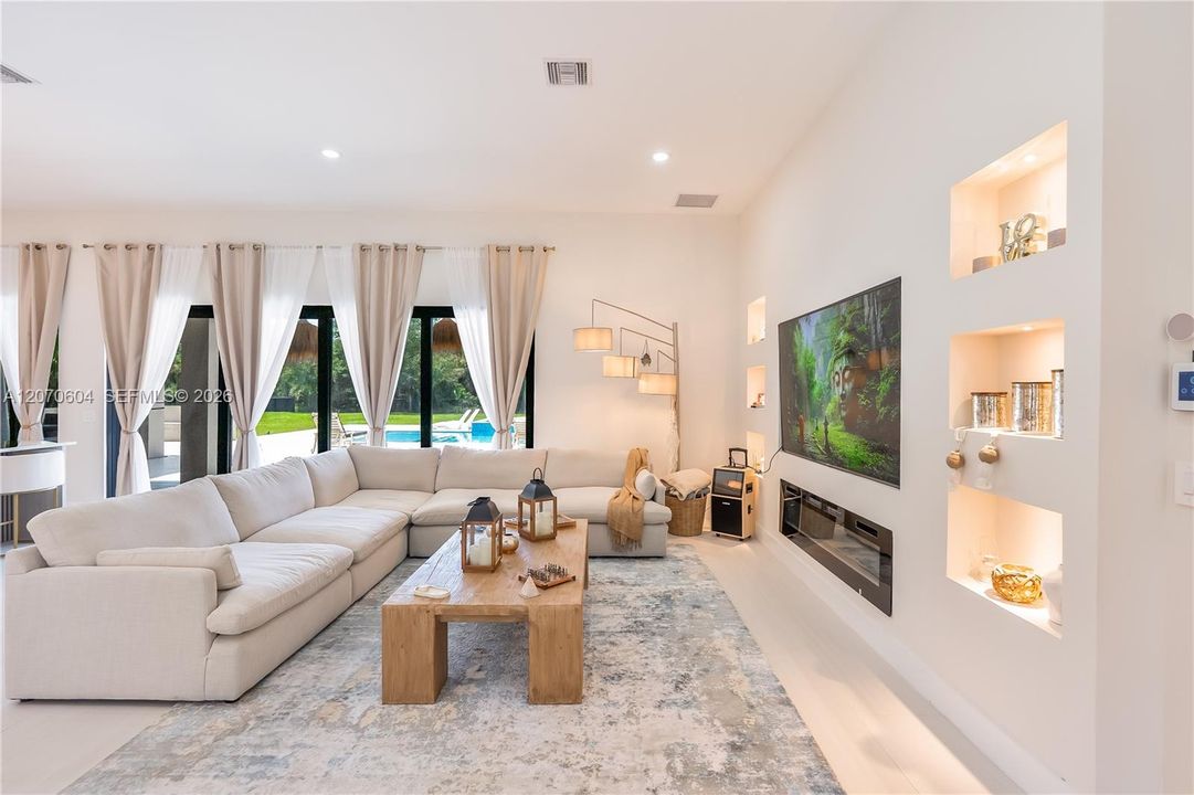 For Sale: $1,390,000 (3 beds, 3 baths, 0 Square Feet)