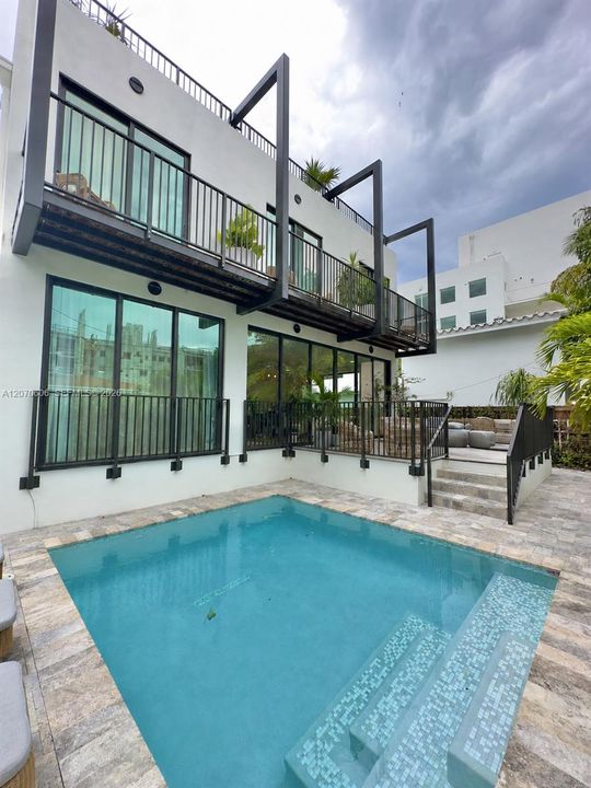 For Rent: $39,500 (6 beds, 6 baths, 3600 Square Feet)