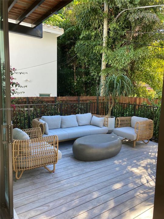 For Rent: $39,500 (6 beds, 6 baths, 3600 Square Feet)
