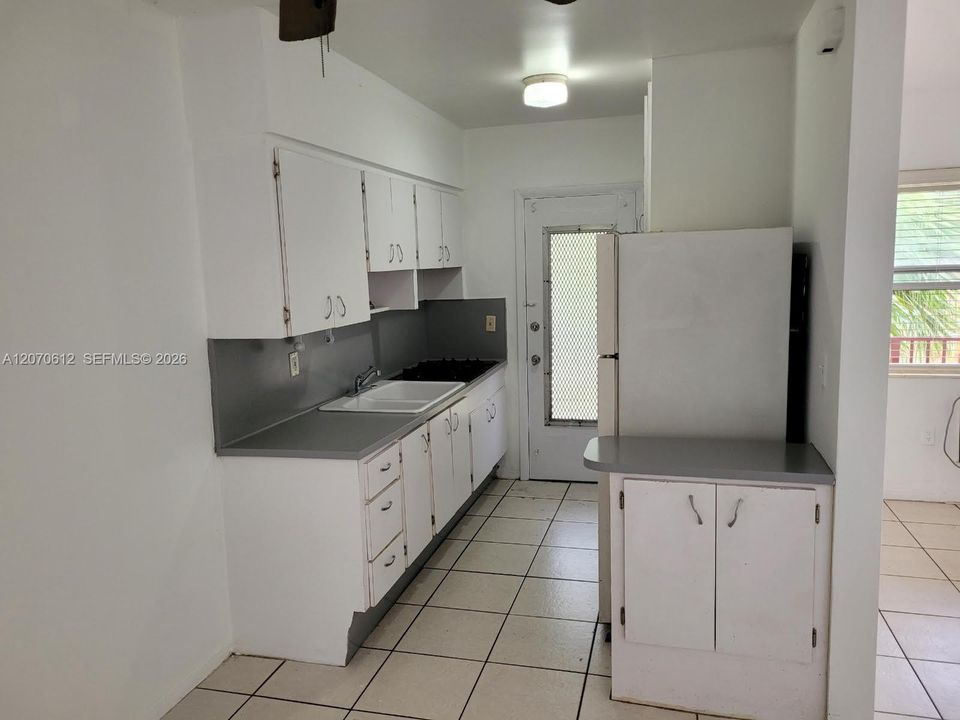 В аренду: $1,800 (1 спален, 1 ванн, 690 Квадратных фут)