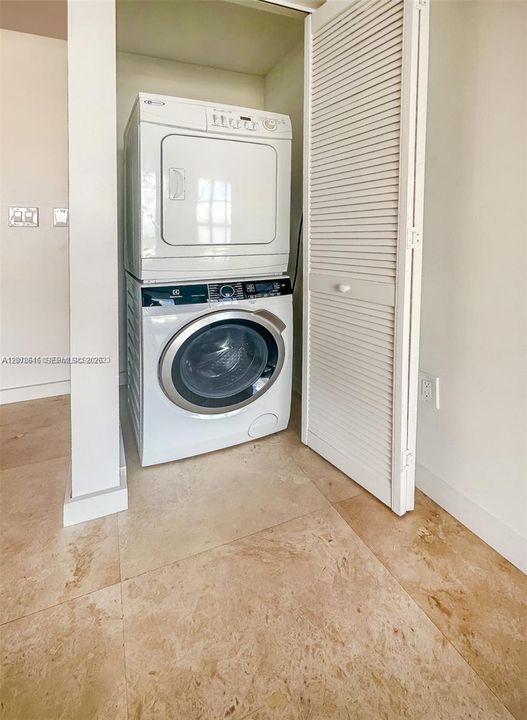 На продажу: $360,000 (0 спален, 1 ванн, 492 Квадратных фут)