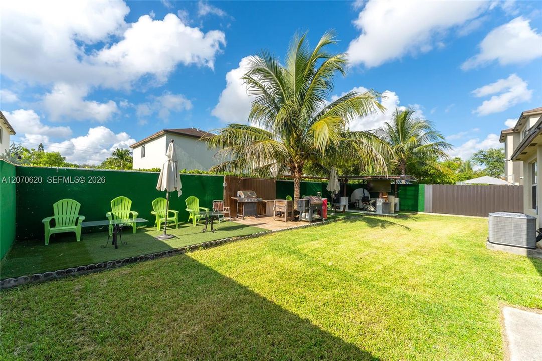 En Venta: $490,000 (4 camas, 2 baños, 1595 Pies cuadrados)