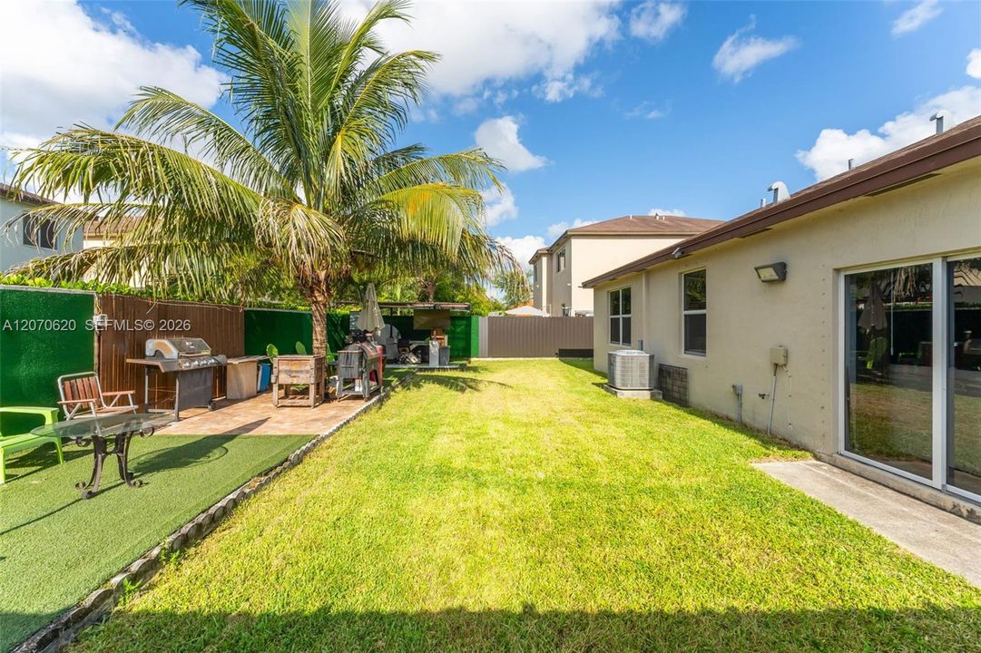 En Venta: $490,000 (4 camas, 2 baños, 1595 Pies cuadrados)